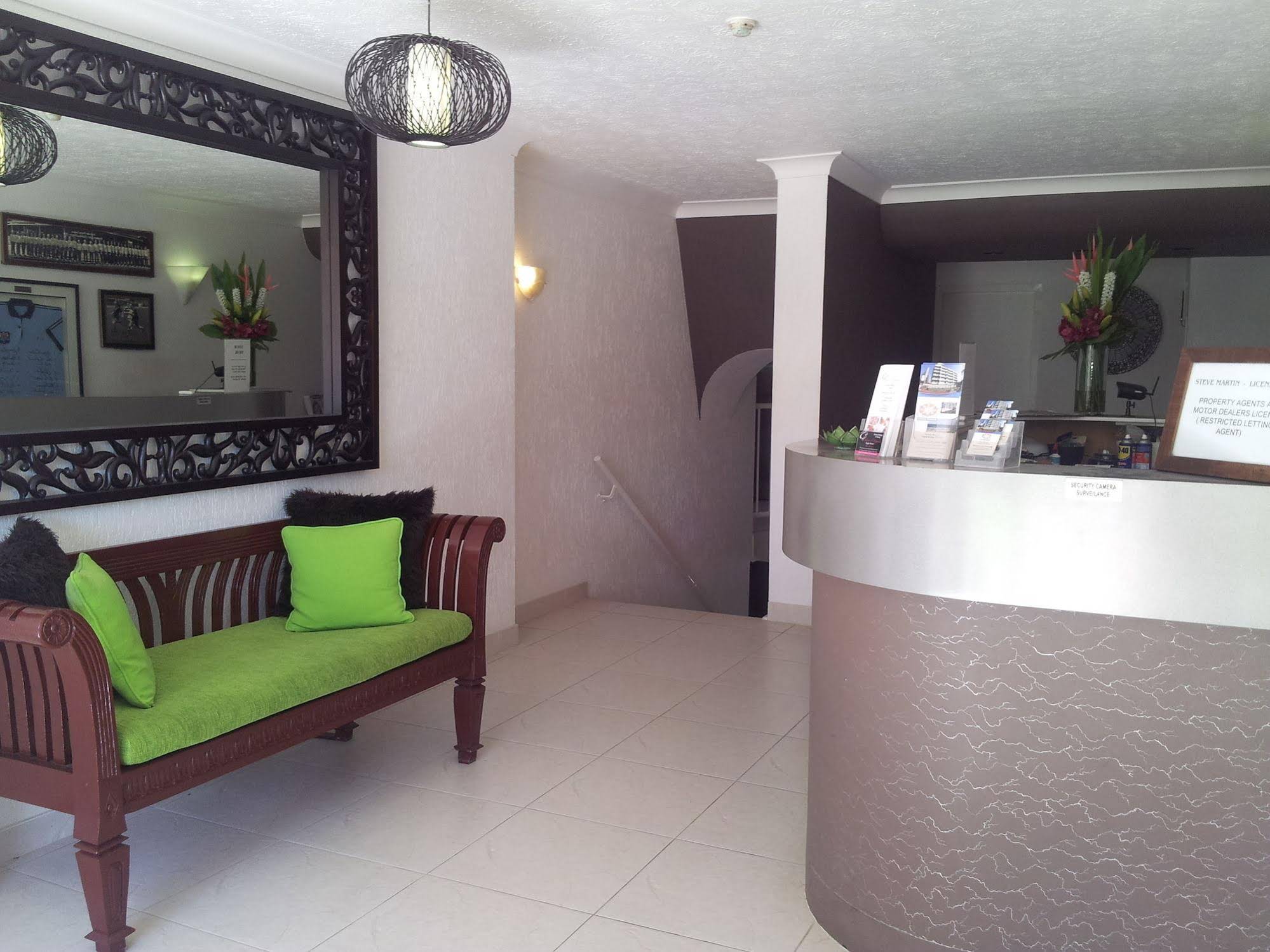 Surfers Chalet