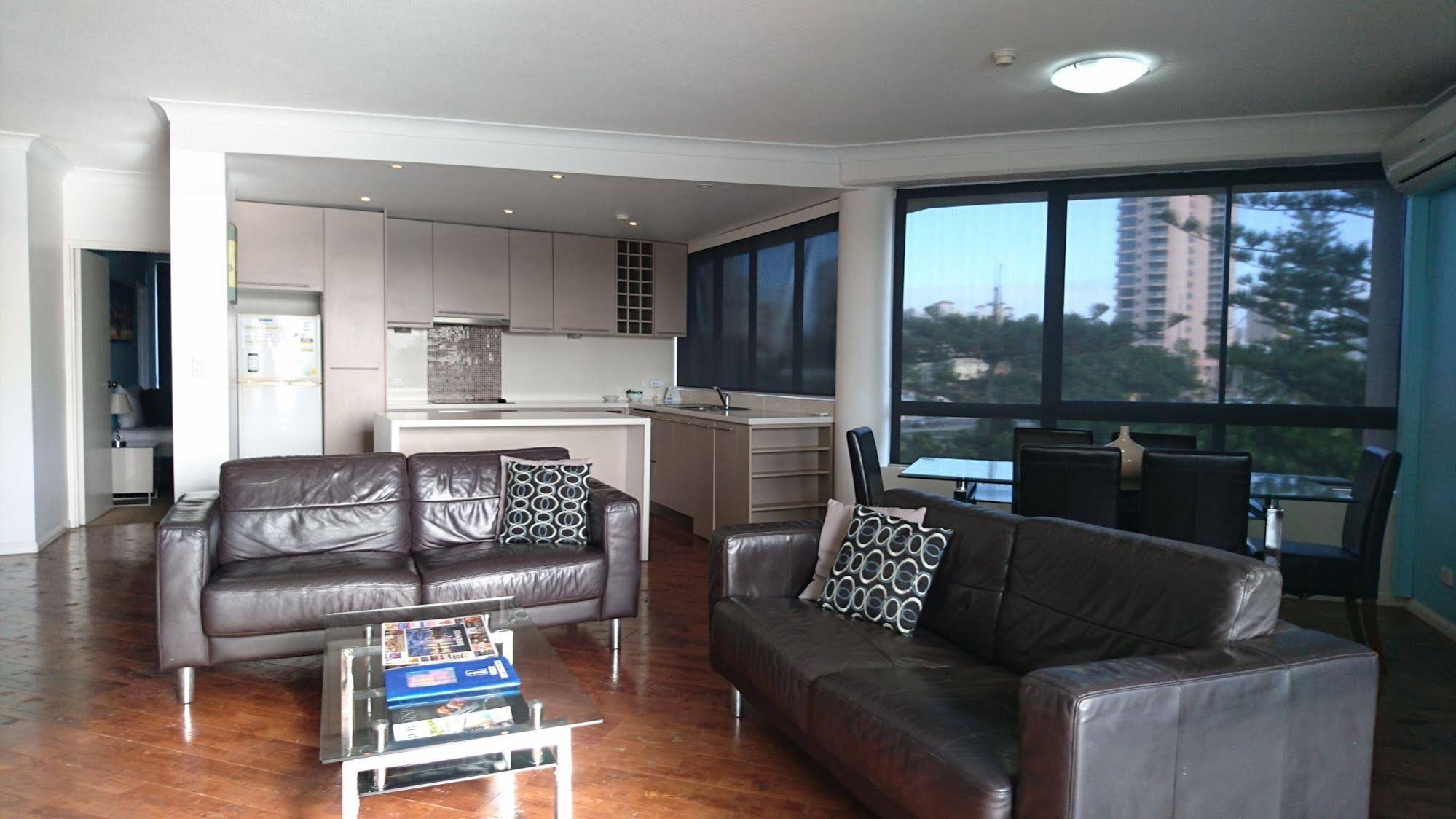 Surfers Hawaiian Holiday Apartments