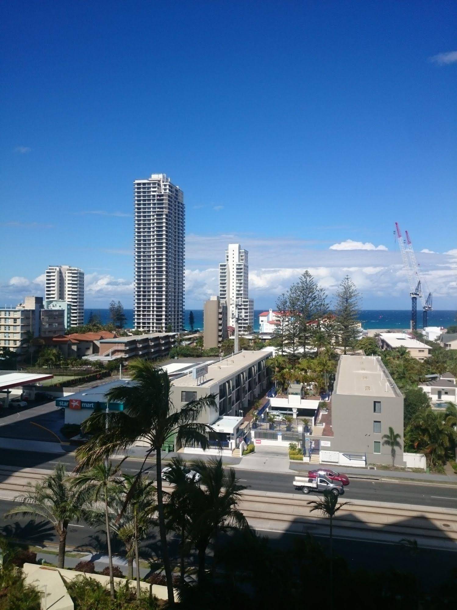 Surfers Hawaiian Holiday Apartments
