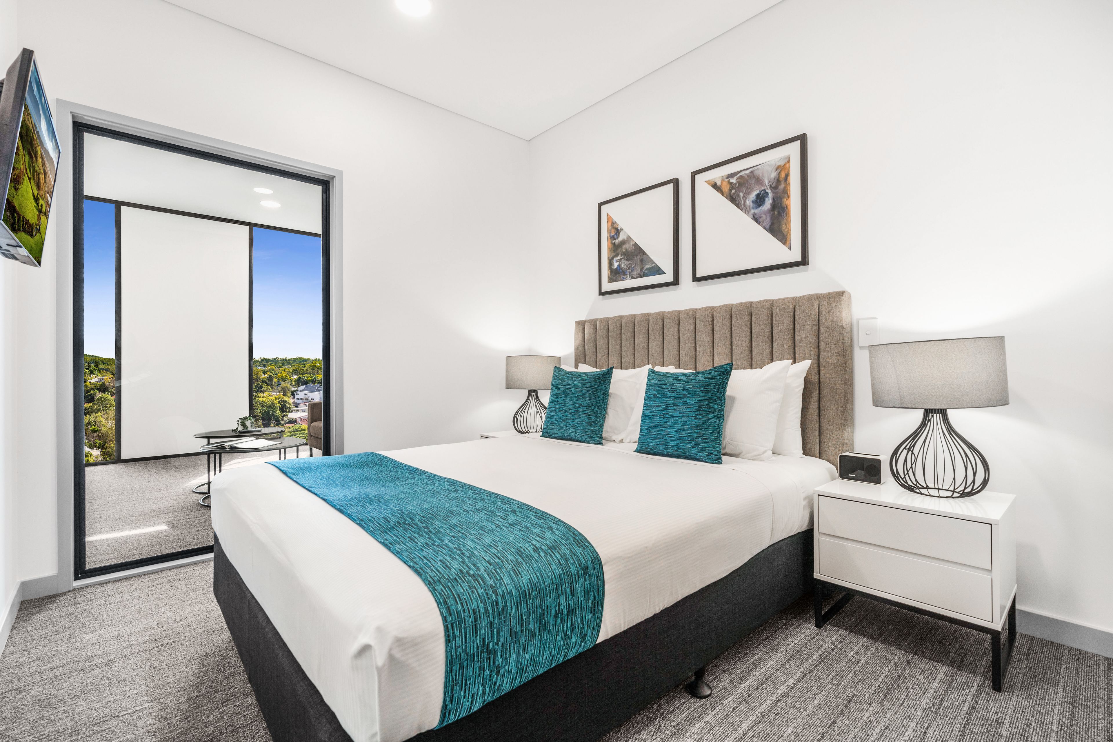 Essence Suites Taringa