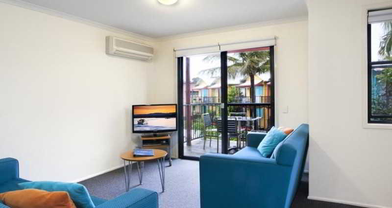 Noosa Lakes Resort