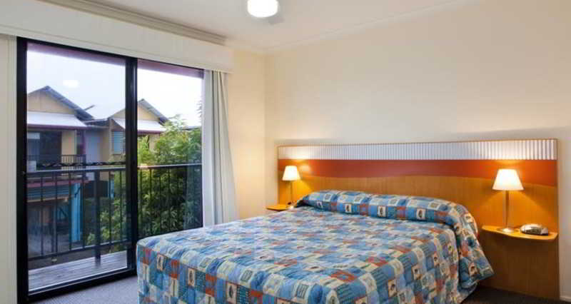 Noosa Lakes Resort