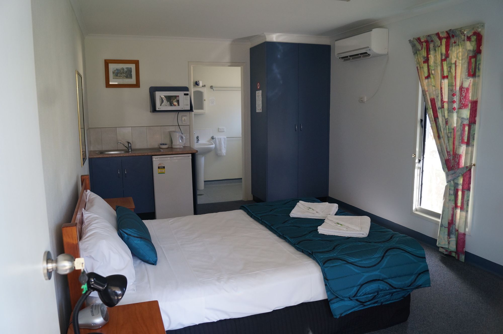 Sleepy Lagoon Hotel Motel