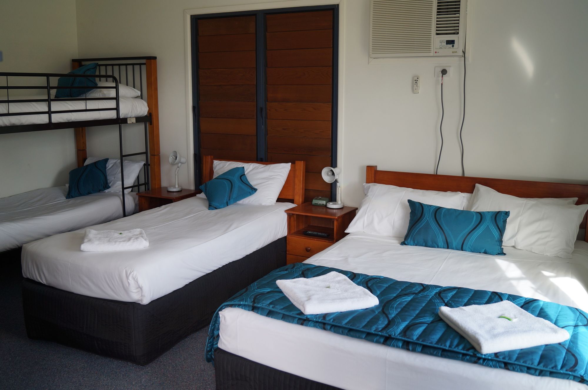 Sleepy Lagoon Hotel Motel