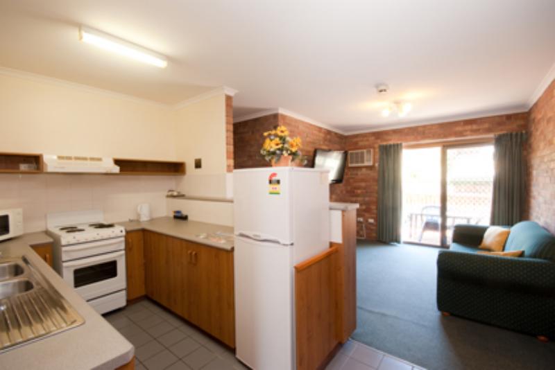 Allan Cunningham Motel
