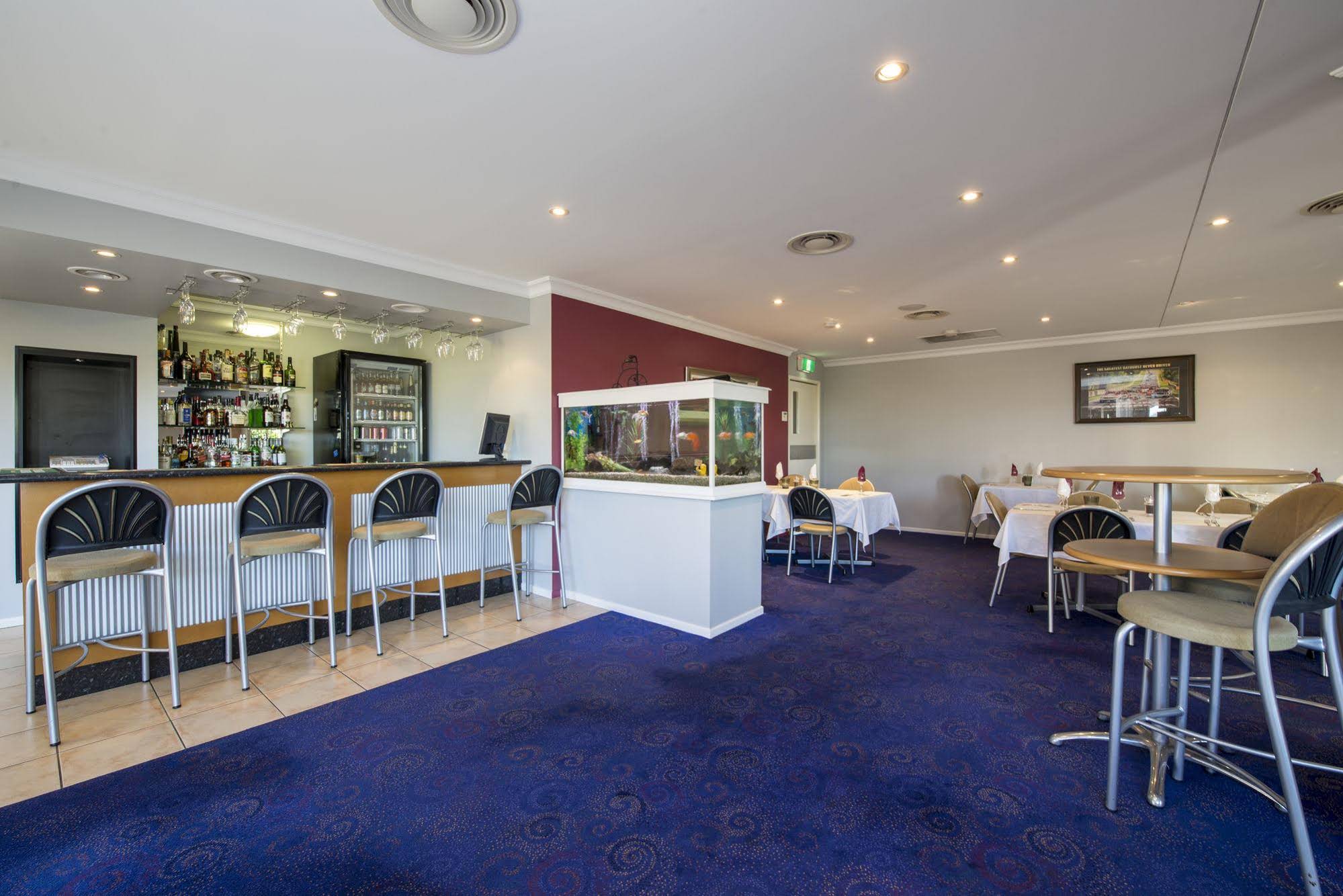 Cotswold Motor Inn