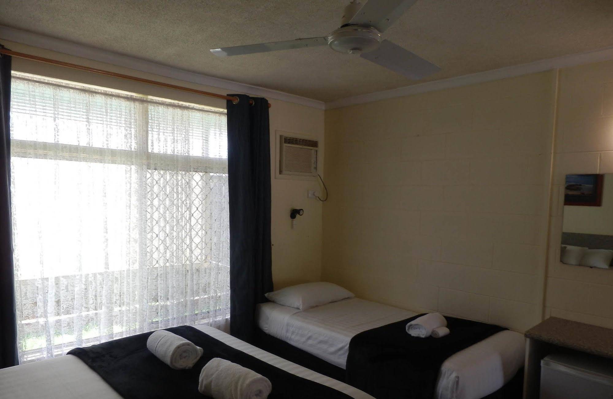 Flying Spur Motel