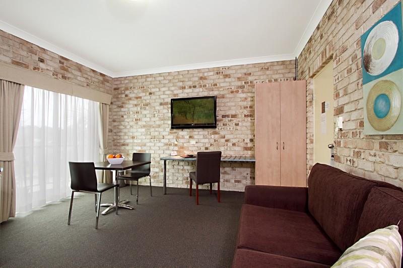Highlander Motor Inn