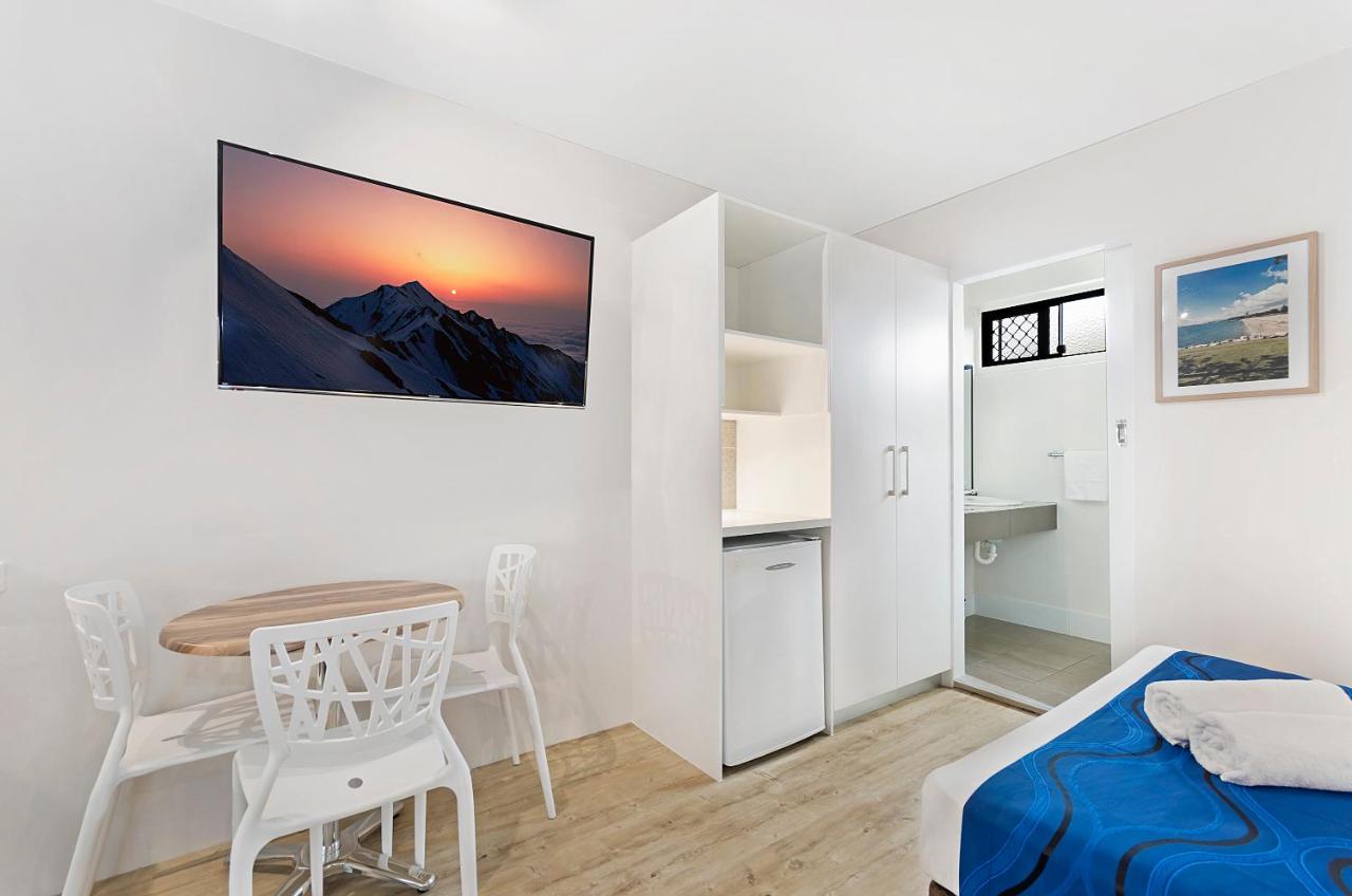 Beach House Motel