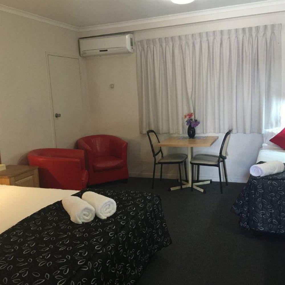 Cluden Park Motor Inn