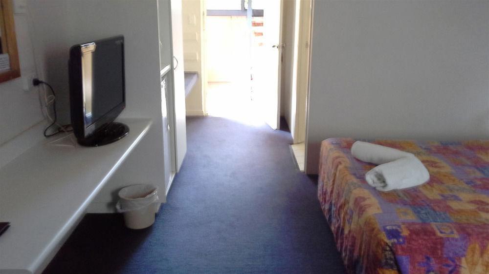 Cluden Park Motor Inn