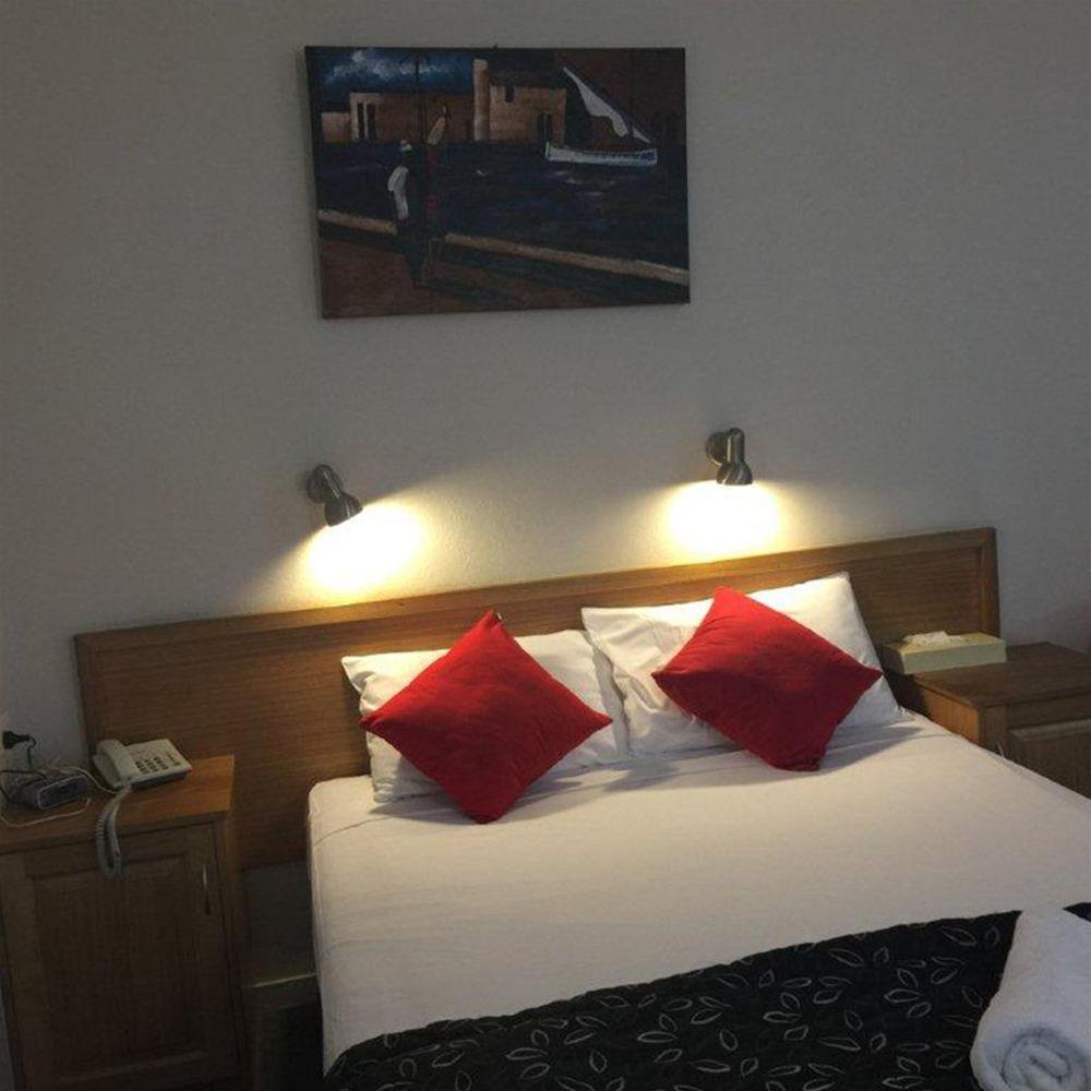 Cluden Park Motor Inn