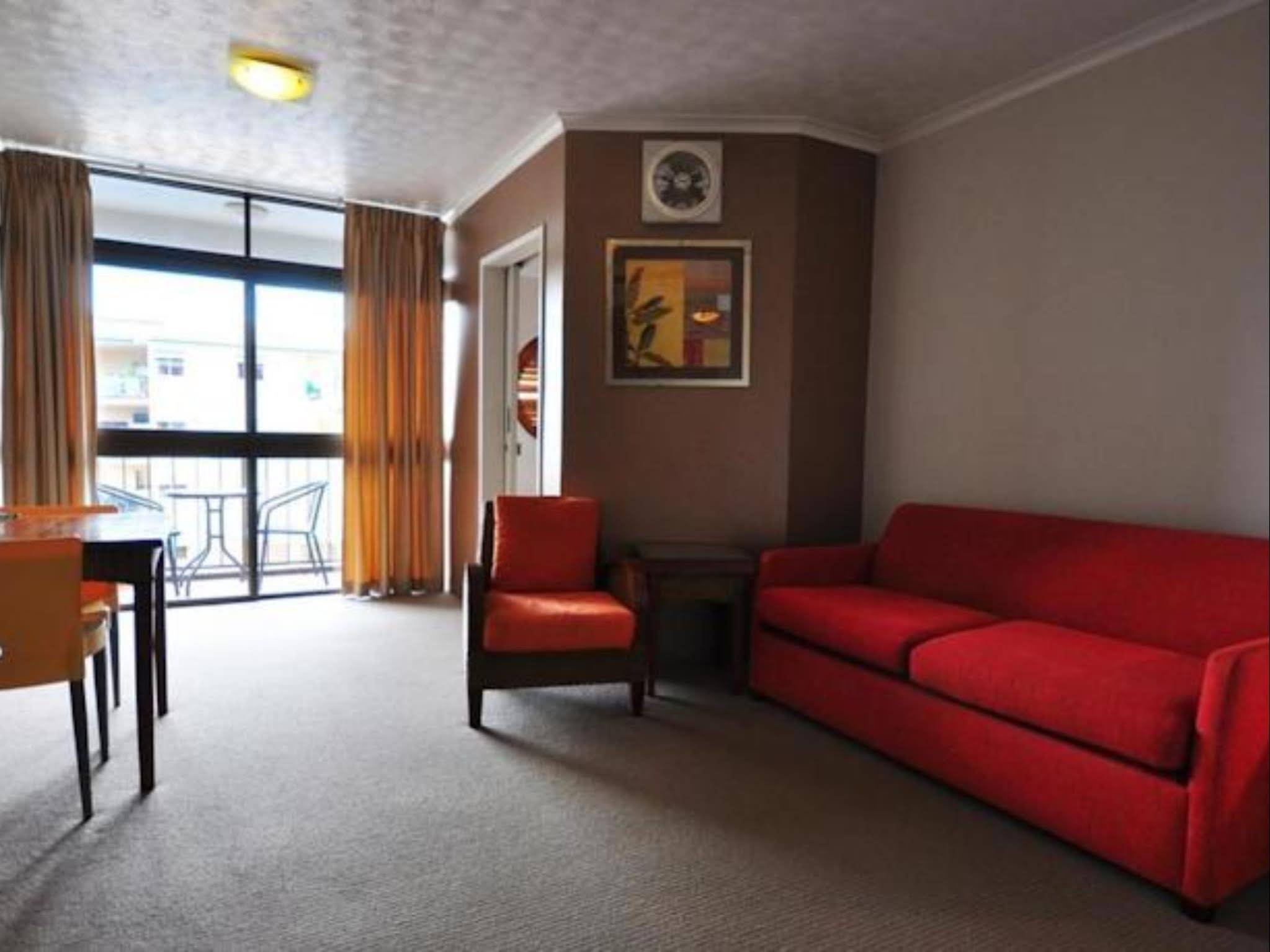Holiday Apartments Waters Edge The Strand