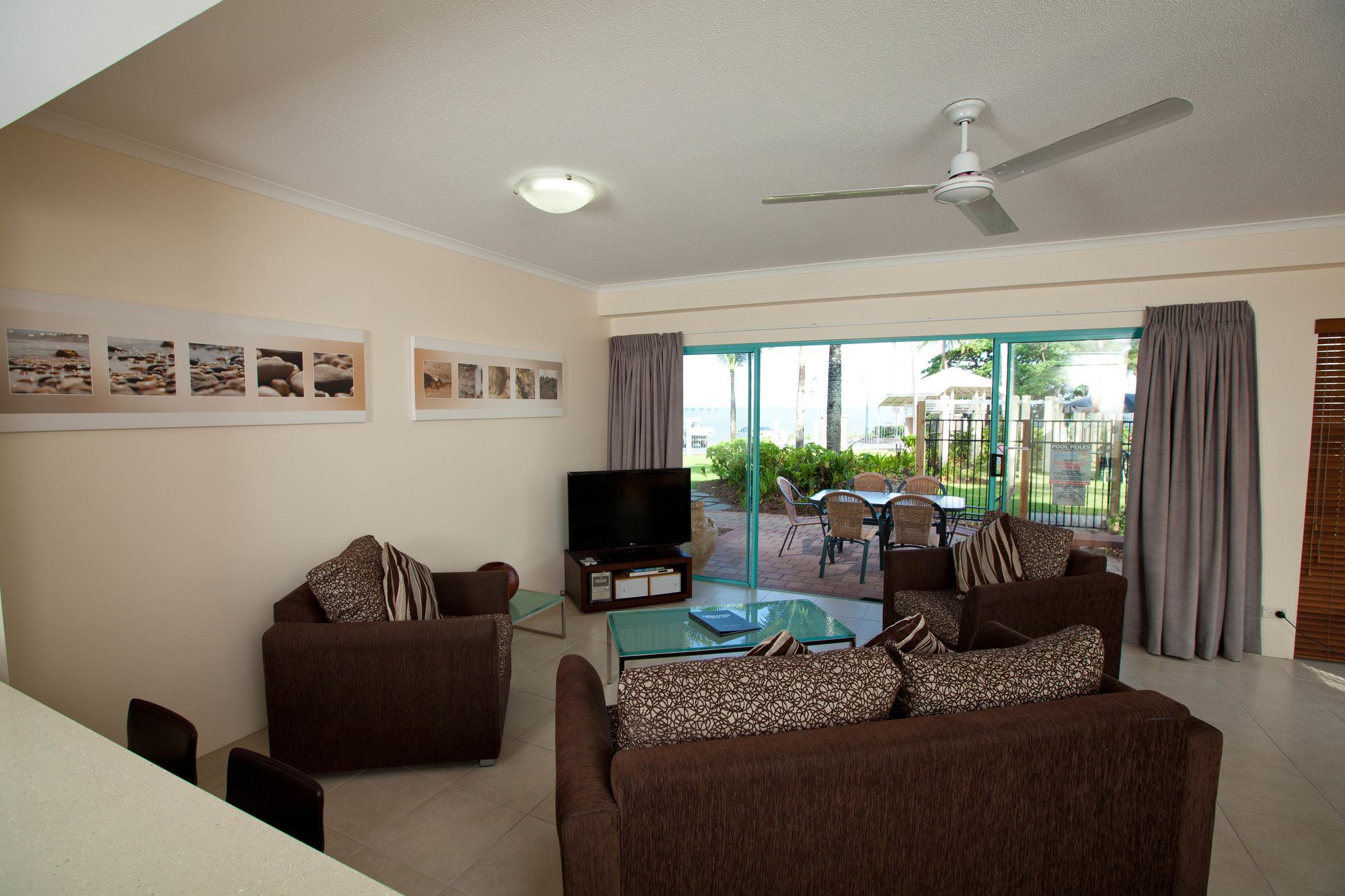 Coral Sands Beachfront Resort