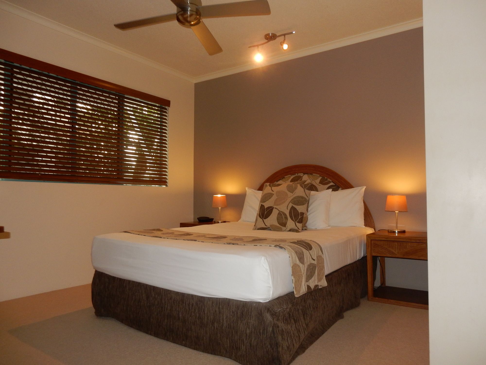 Coral Sands Beachfront Resort