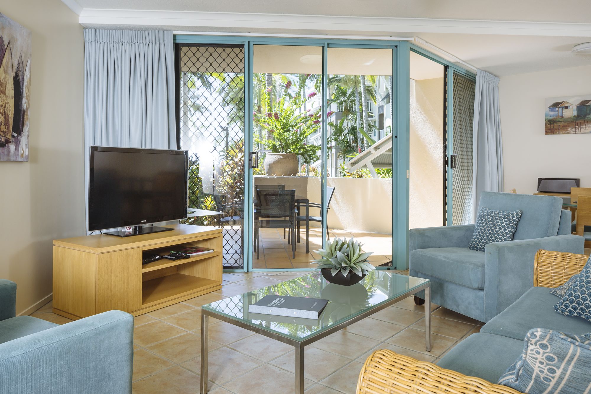 Coral Sands Beachfront Resort