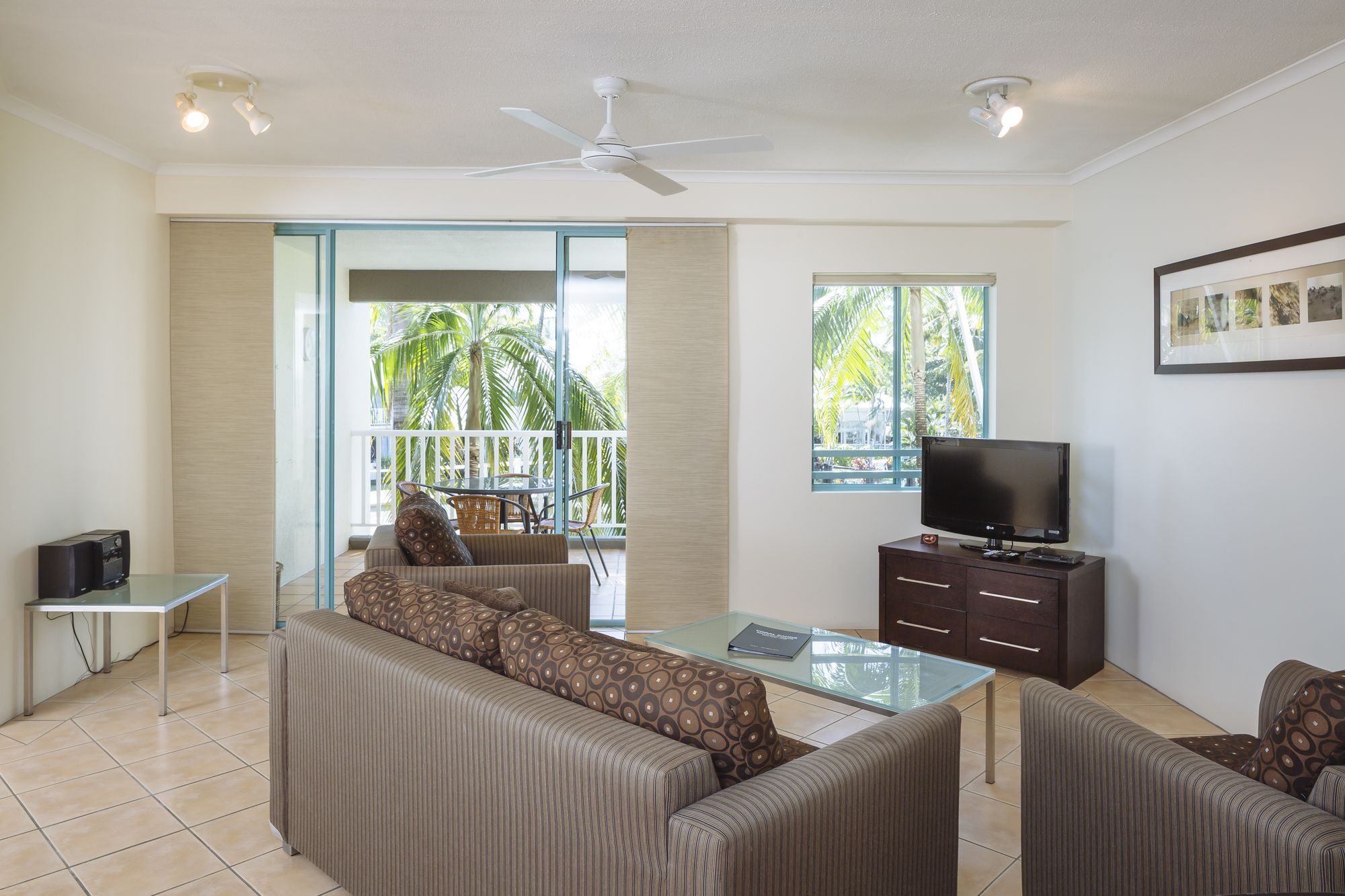 Coral Sands Beachfront Resort