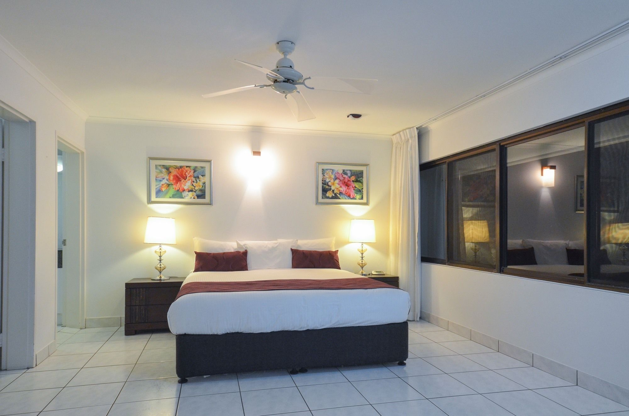 Roydon Beachfront Holiday Apartments