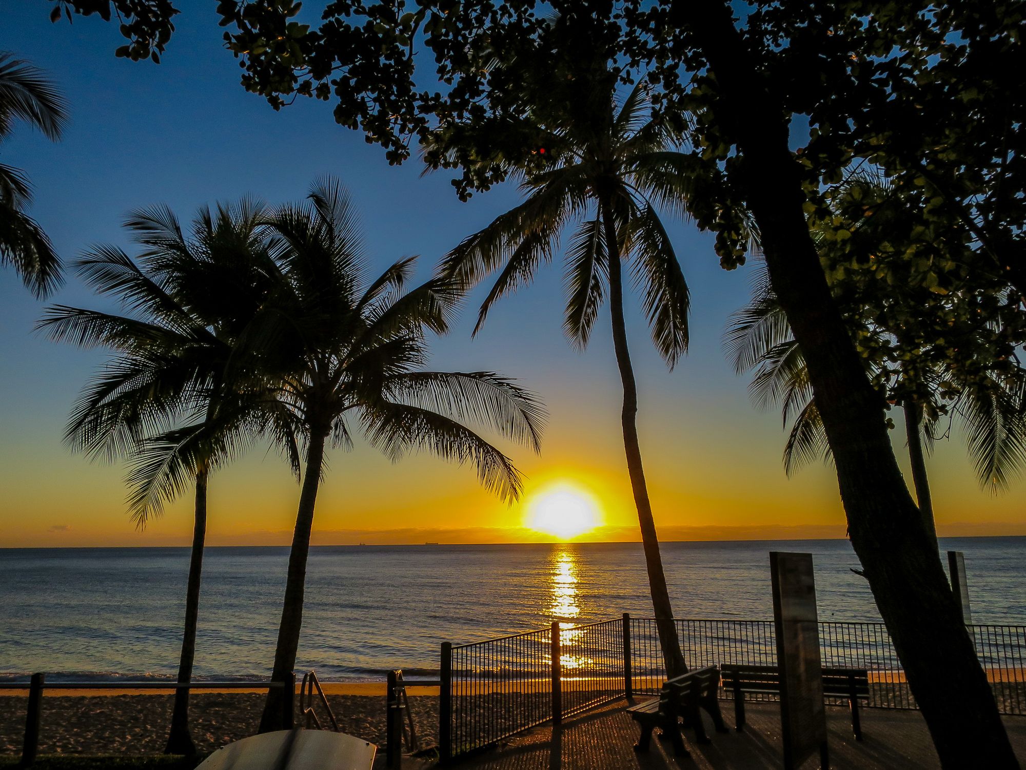Roydon Beachfront Holiday Apartments