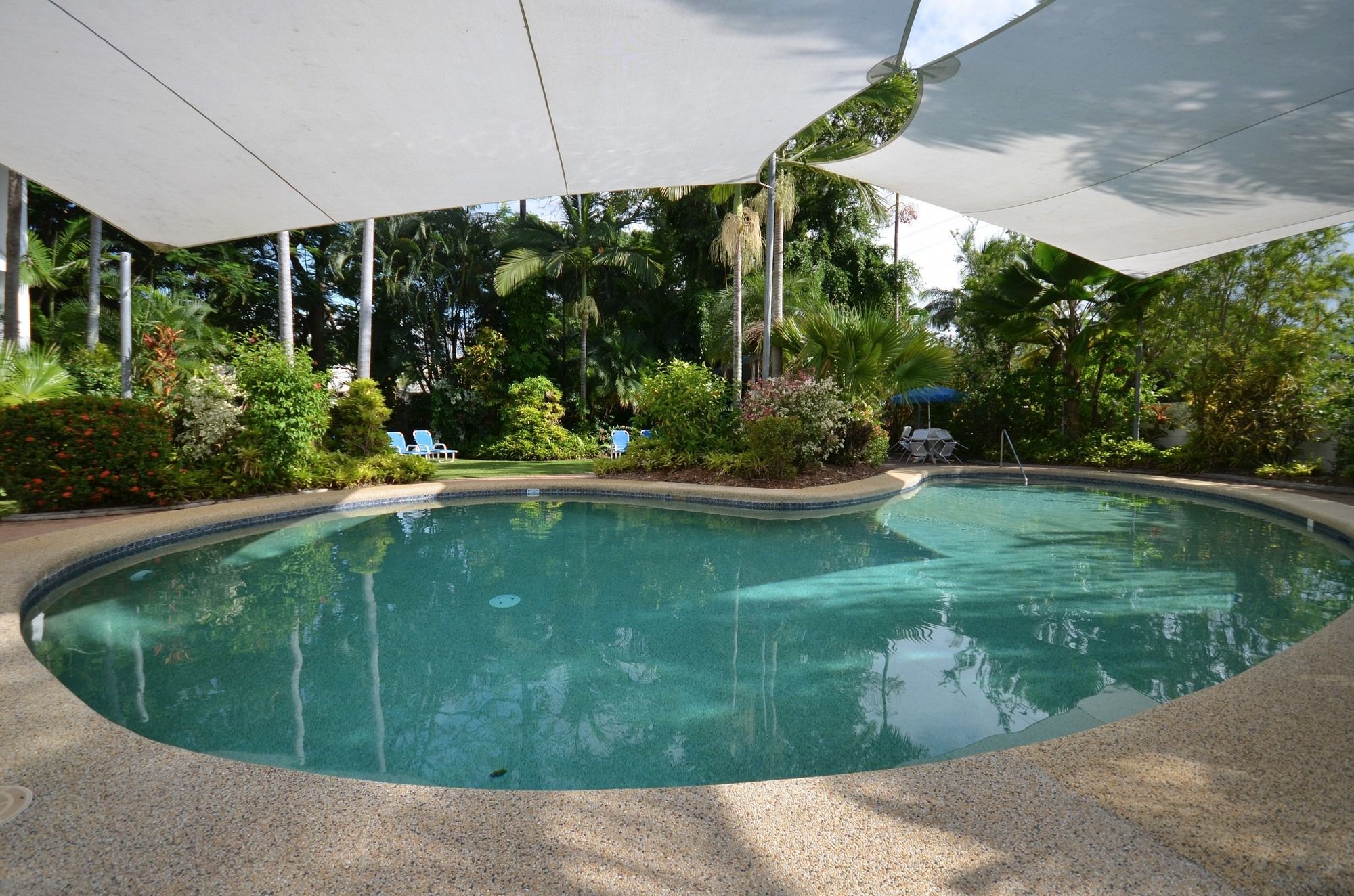 Roydon Beachfront Holiday Apartments