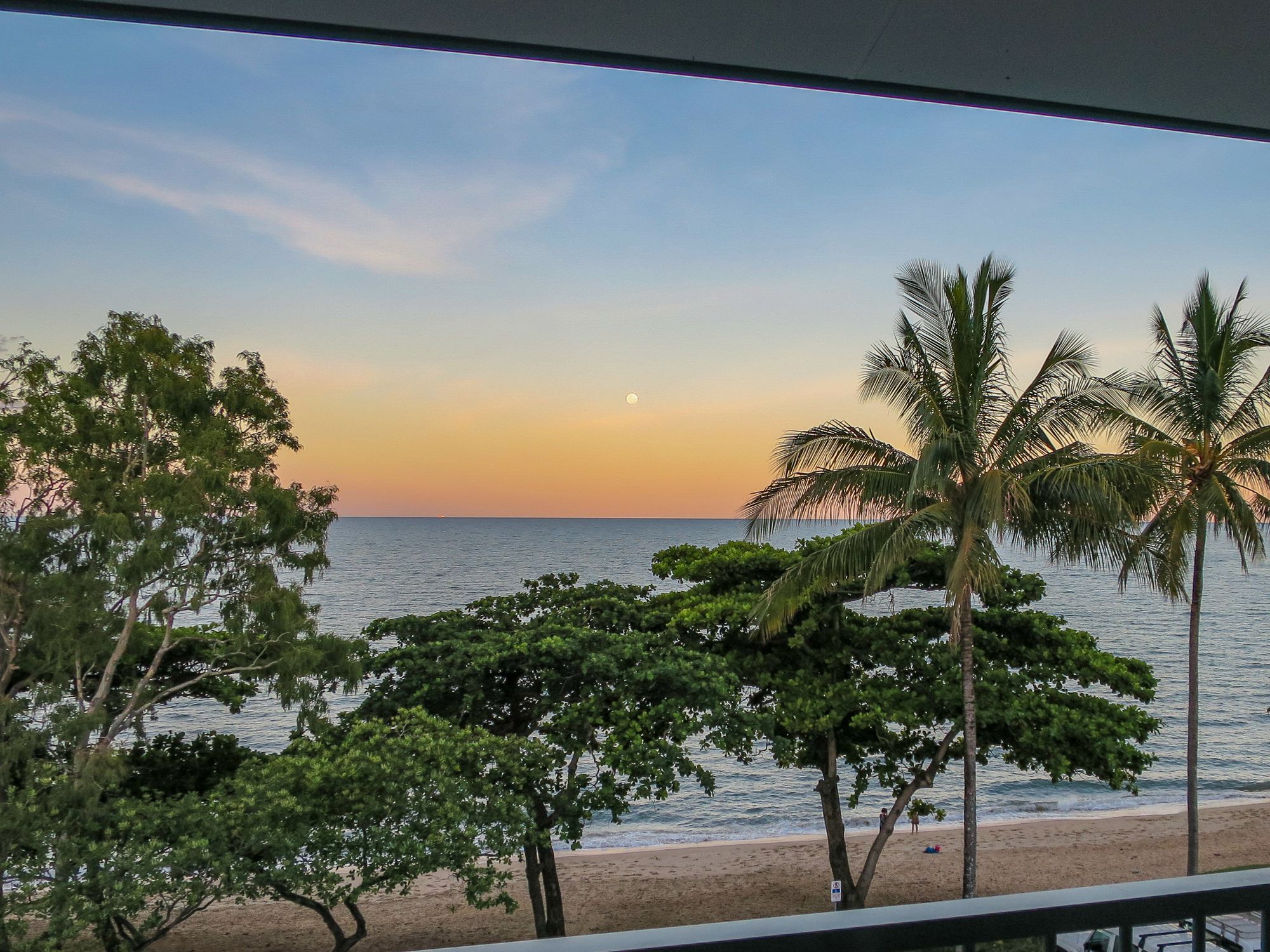 Roydon Beachfront Holiday Apartments