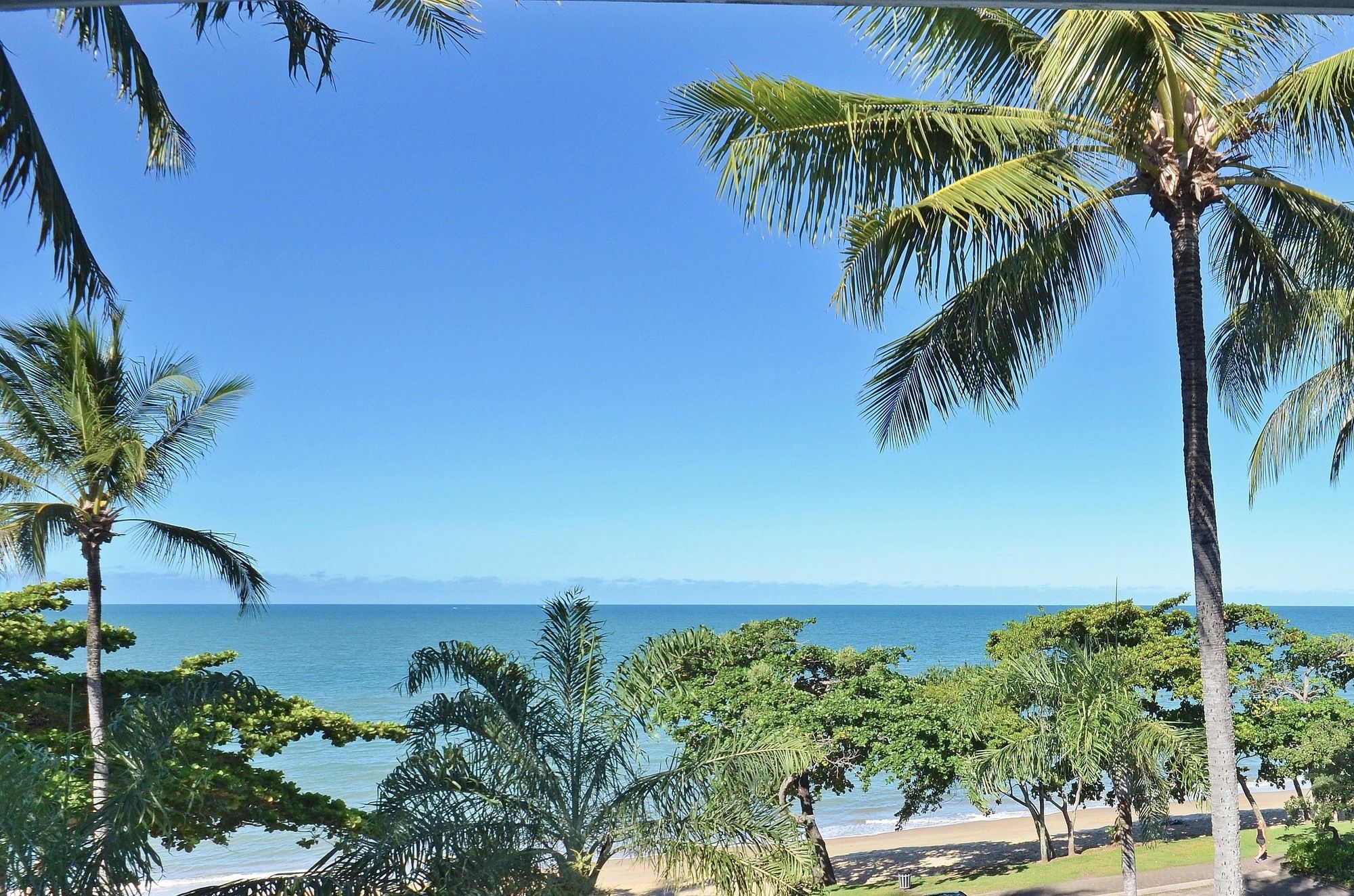 Roydon Beachfront Holiday Apartments