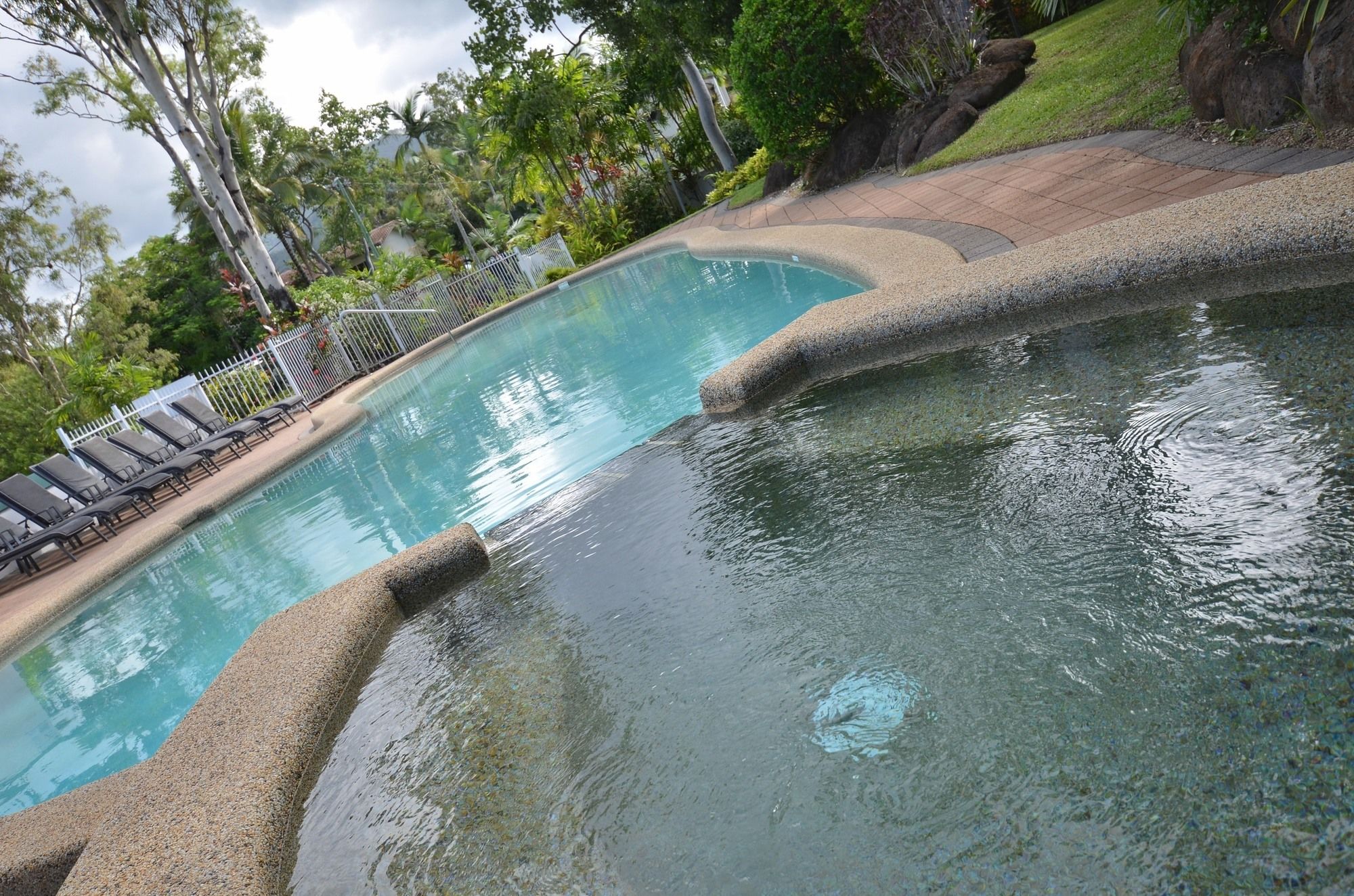 Roydon Beachfront Holiday Apartments