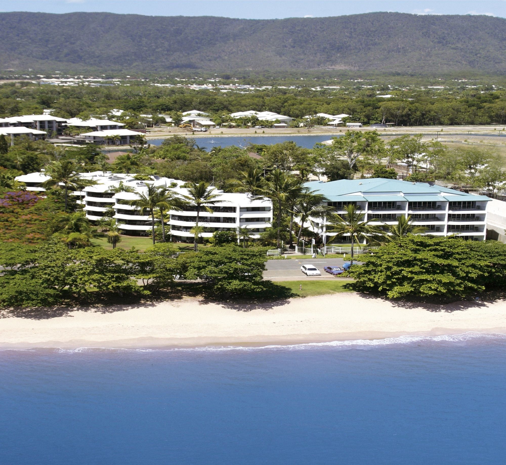 Roydon Beachfront Holiday Apartments