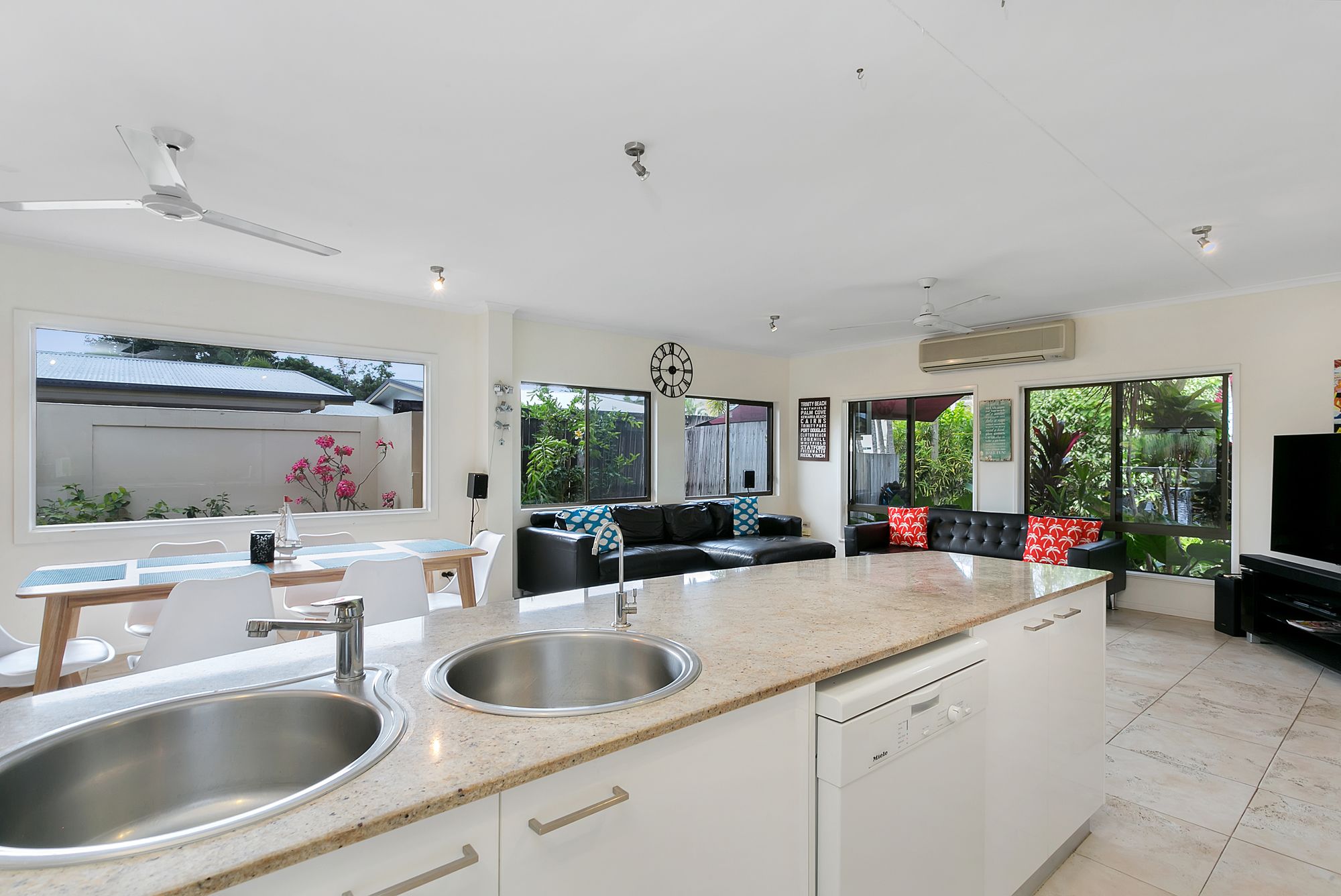 Trinity Breezes at Trinity Beach