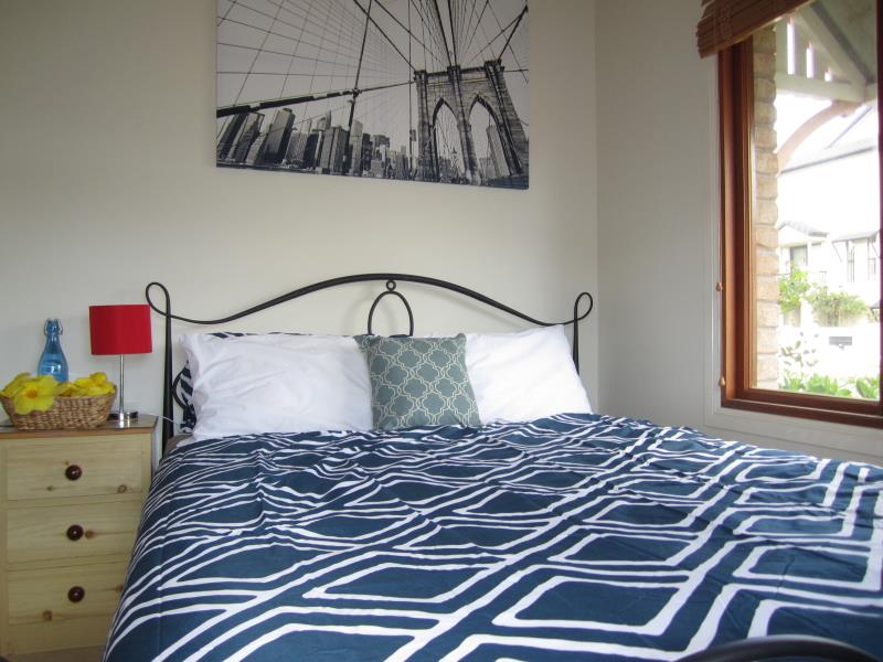 Cottage by the Lake B&B