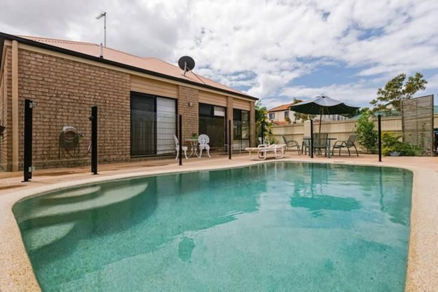 Cottage by the Lake B&B