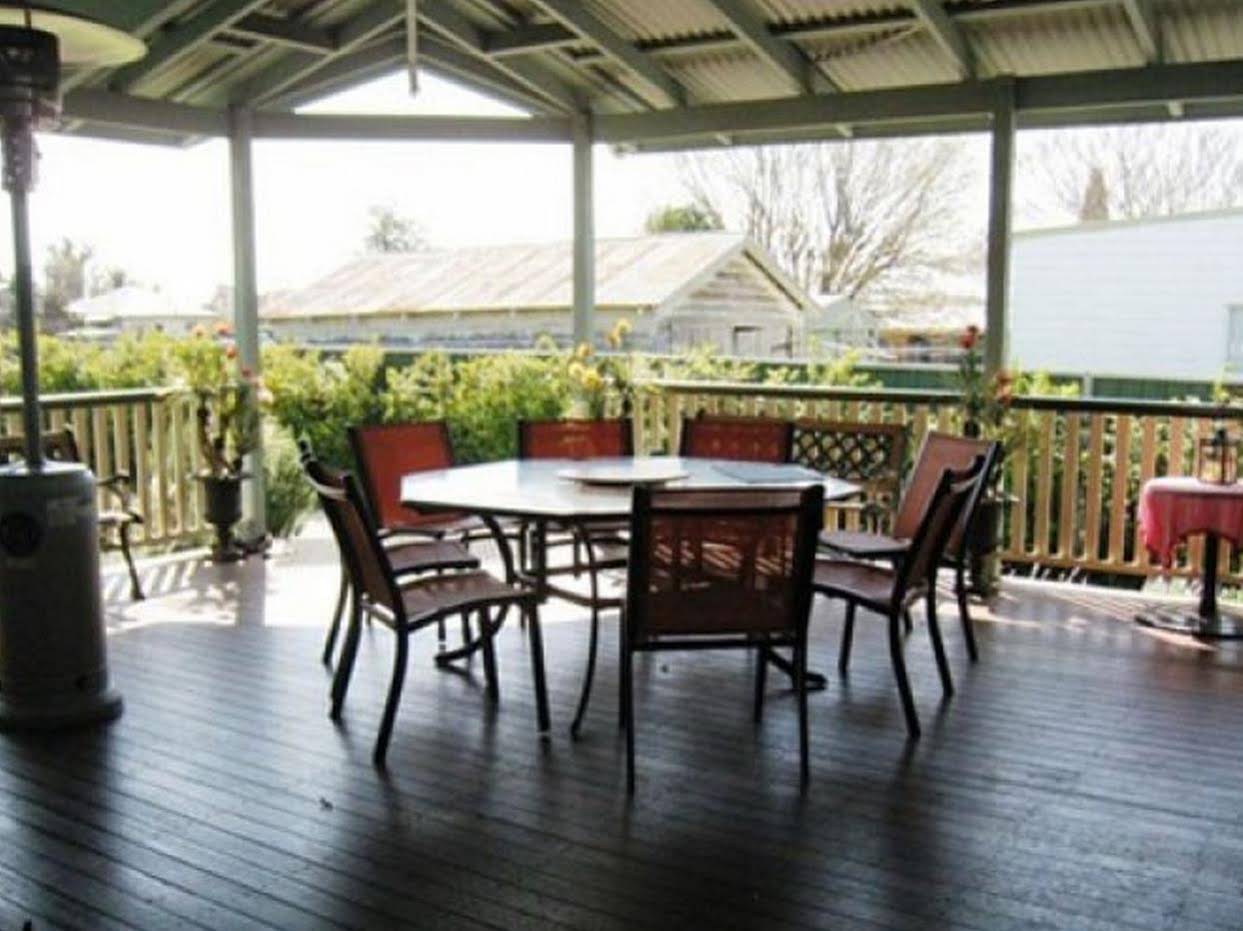 Pitstop Lodge Guesthouse B & B