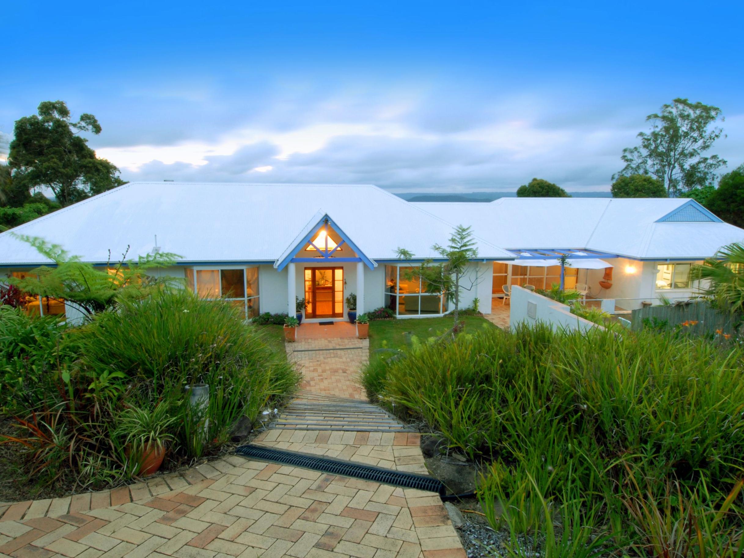 Ninderry Manor Luxury Bed & Breakfast