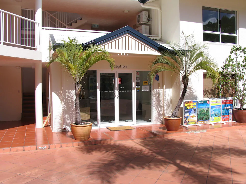 Golden Sands Beachfront Apartment Resort