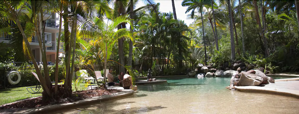 Golden Sands Beachfront Apartment Resort