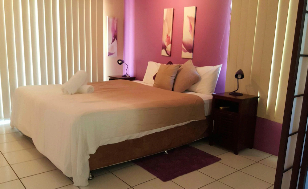 Golden Sands Beachfront Apartment Resort