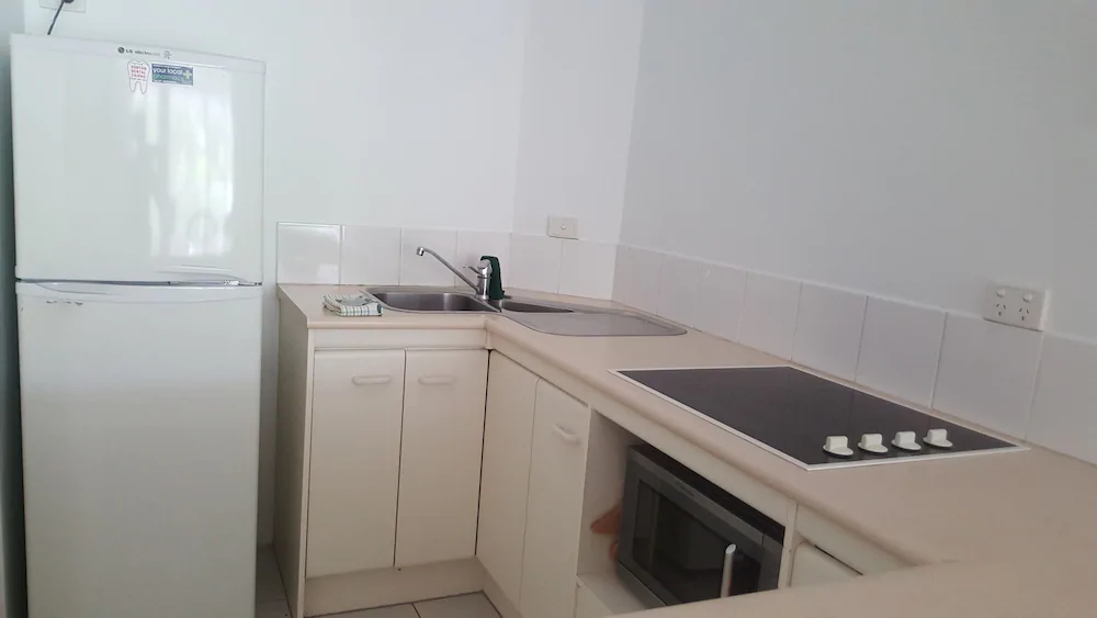 Golden Sands Beachfront Apartment Resort