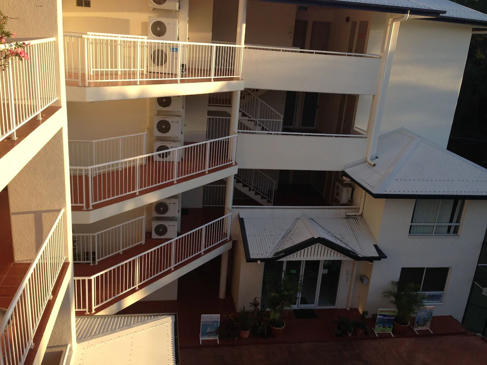 Golden Sands Beachfront Apartment Resort