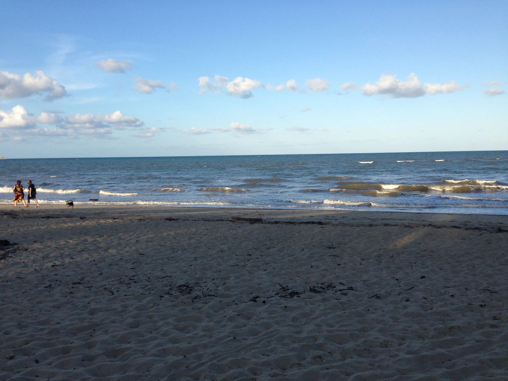 Golden Sands Beachfront Apartment Resort