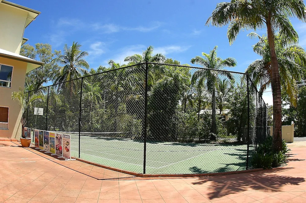Golden Sands Beachfront Apartment Resort
