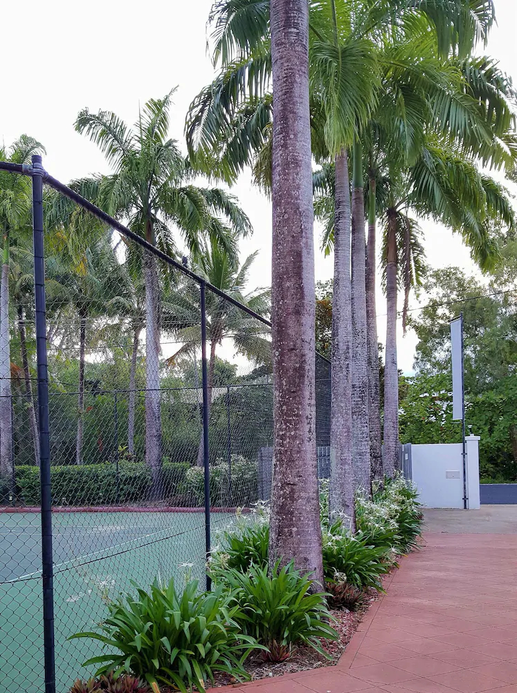 Golden Sands Beachfront Apartment Resort