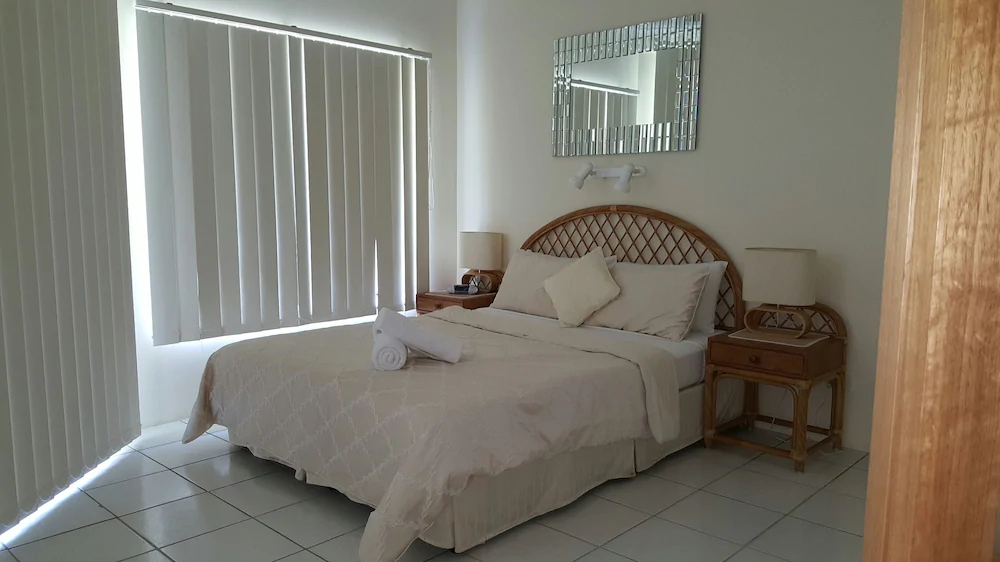 Golden Sands Beachfront Apartment Resort
