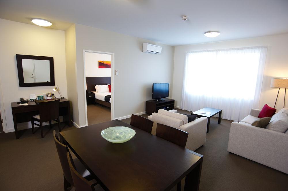 Quest Mawson Lakes