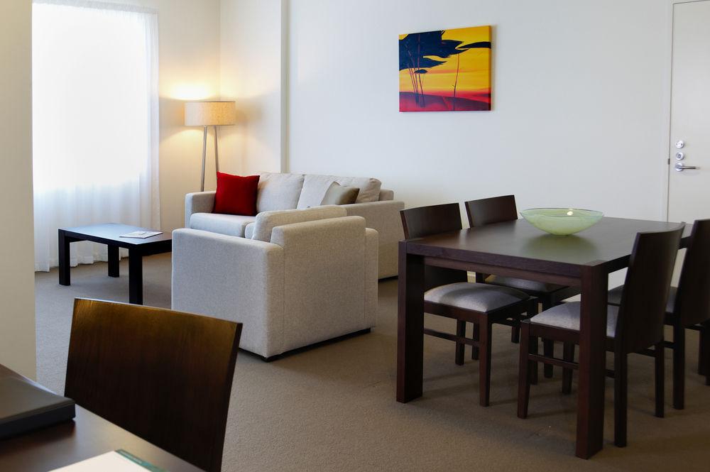 Quest Mawson Lakes