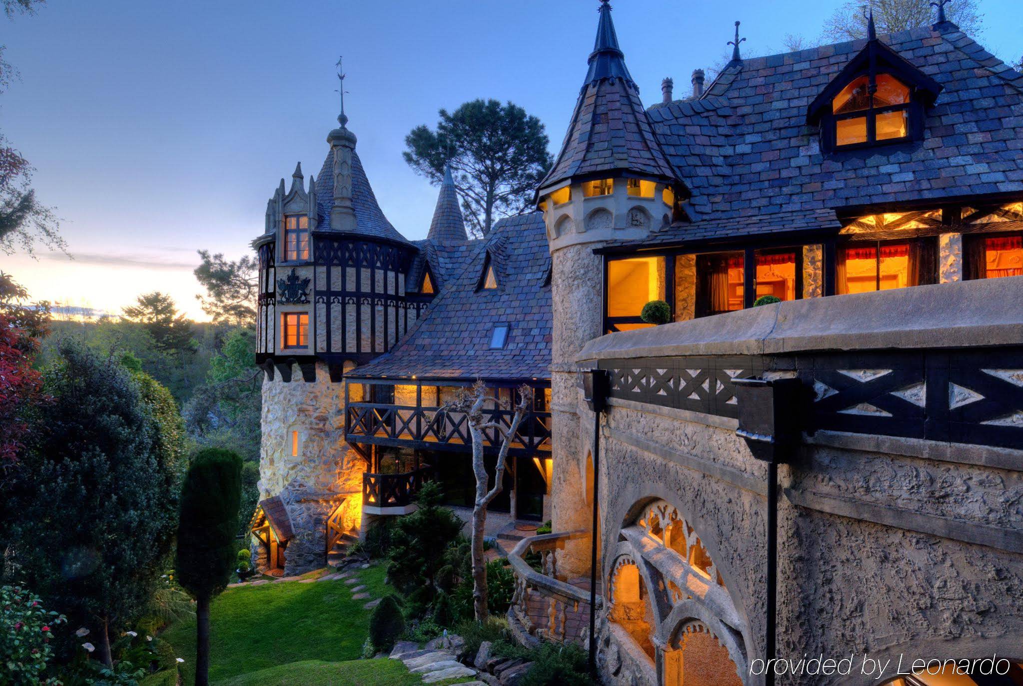 Thorngrove Manor