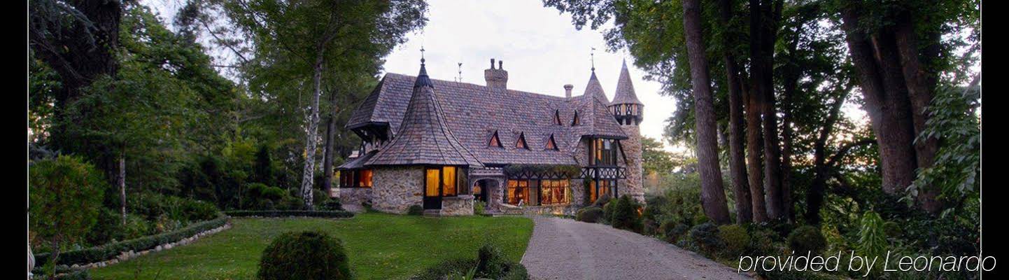 Thorngrove Manor