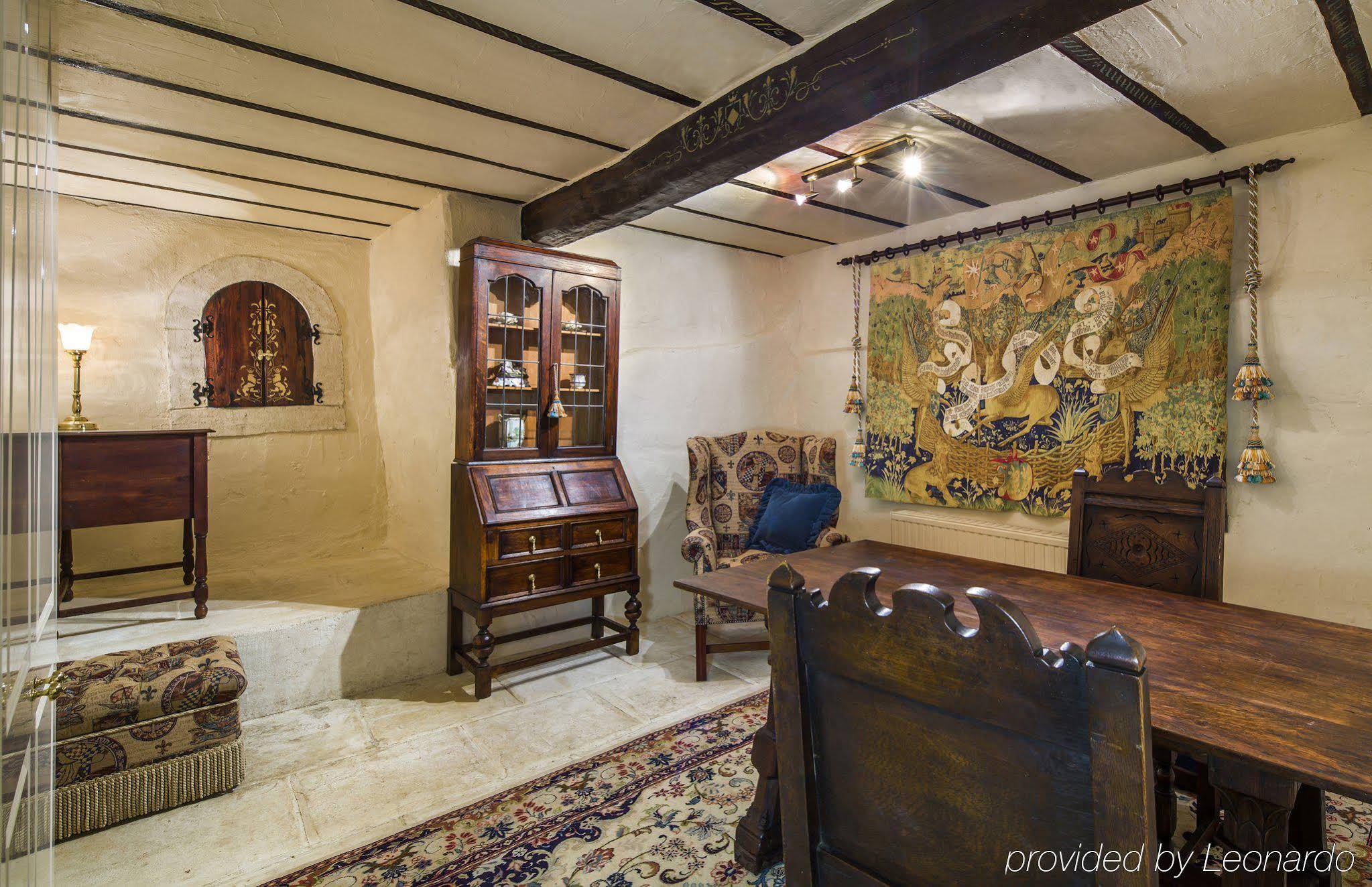 Thorngrove Manor