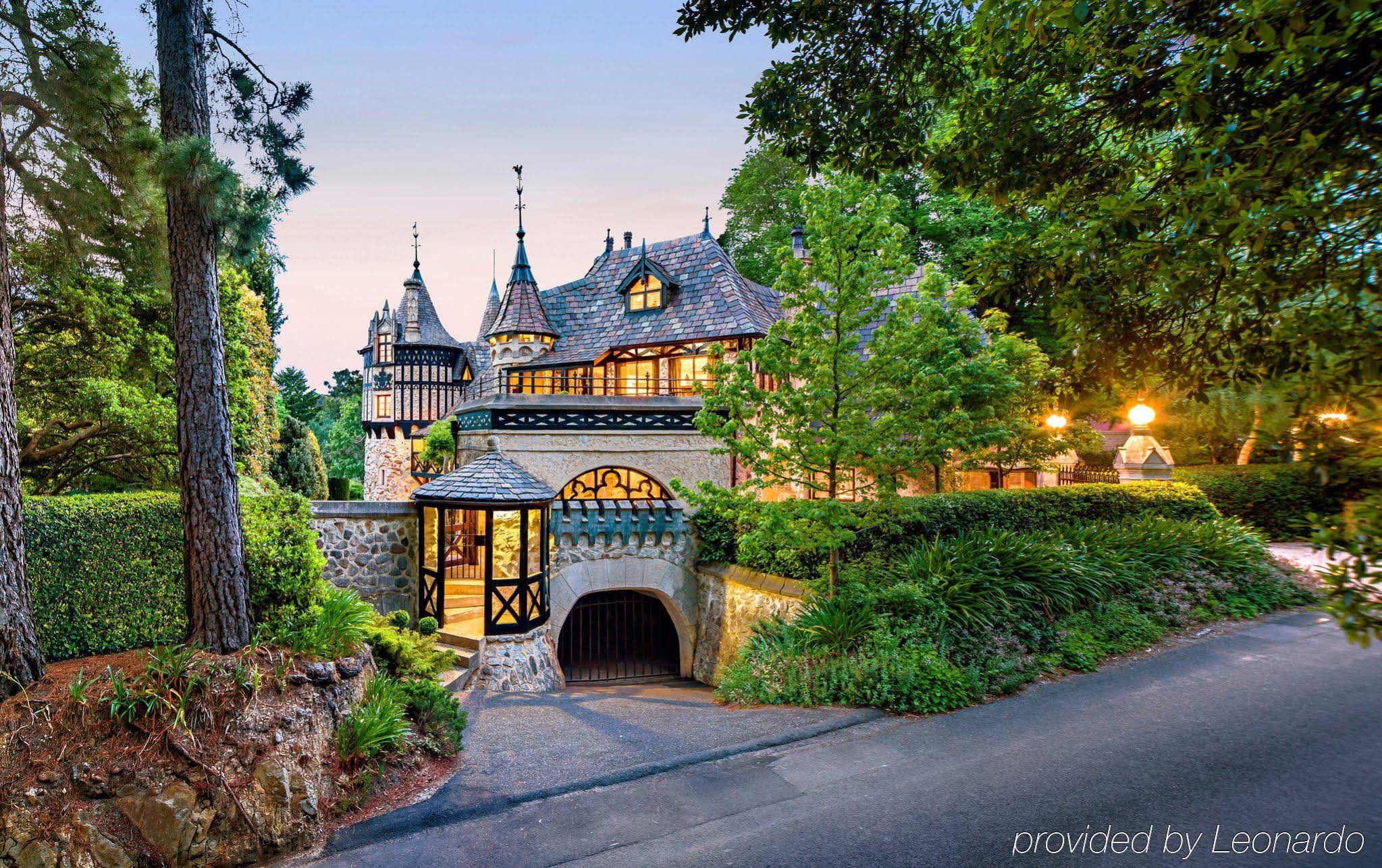 Thorngrove Manor