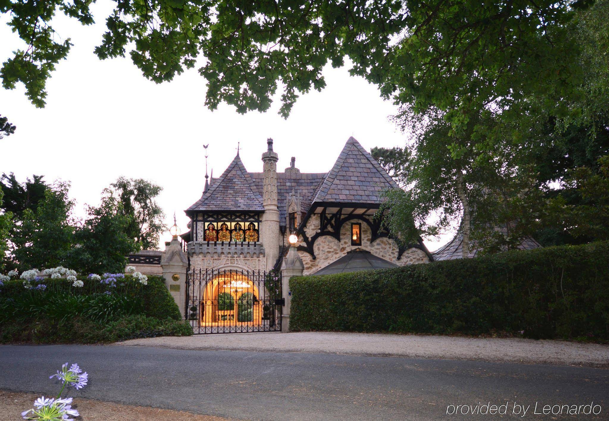 Thorngrove Manor