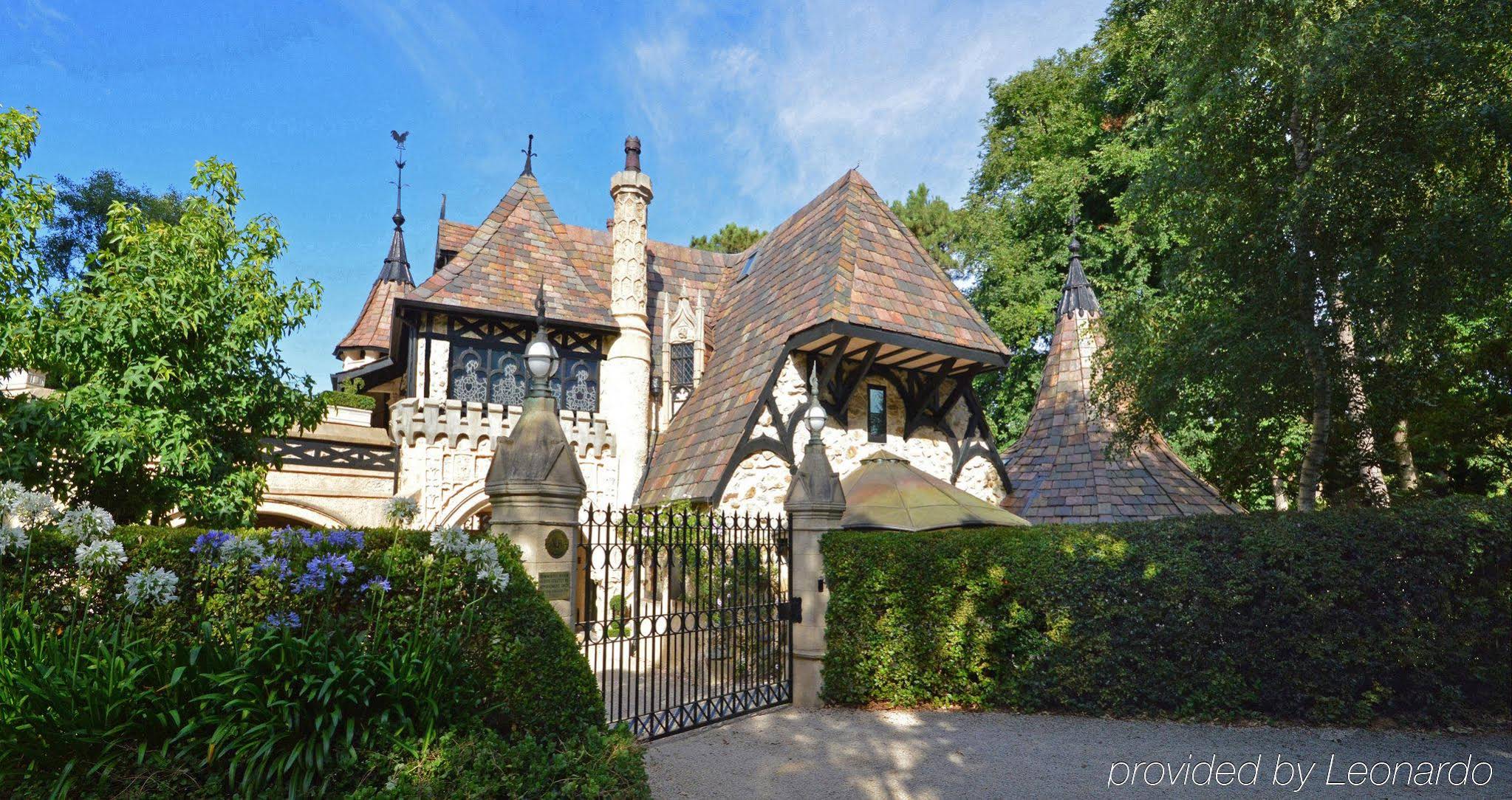 Thorngrove Manor